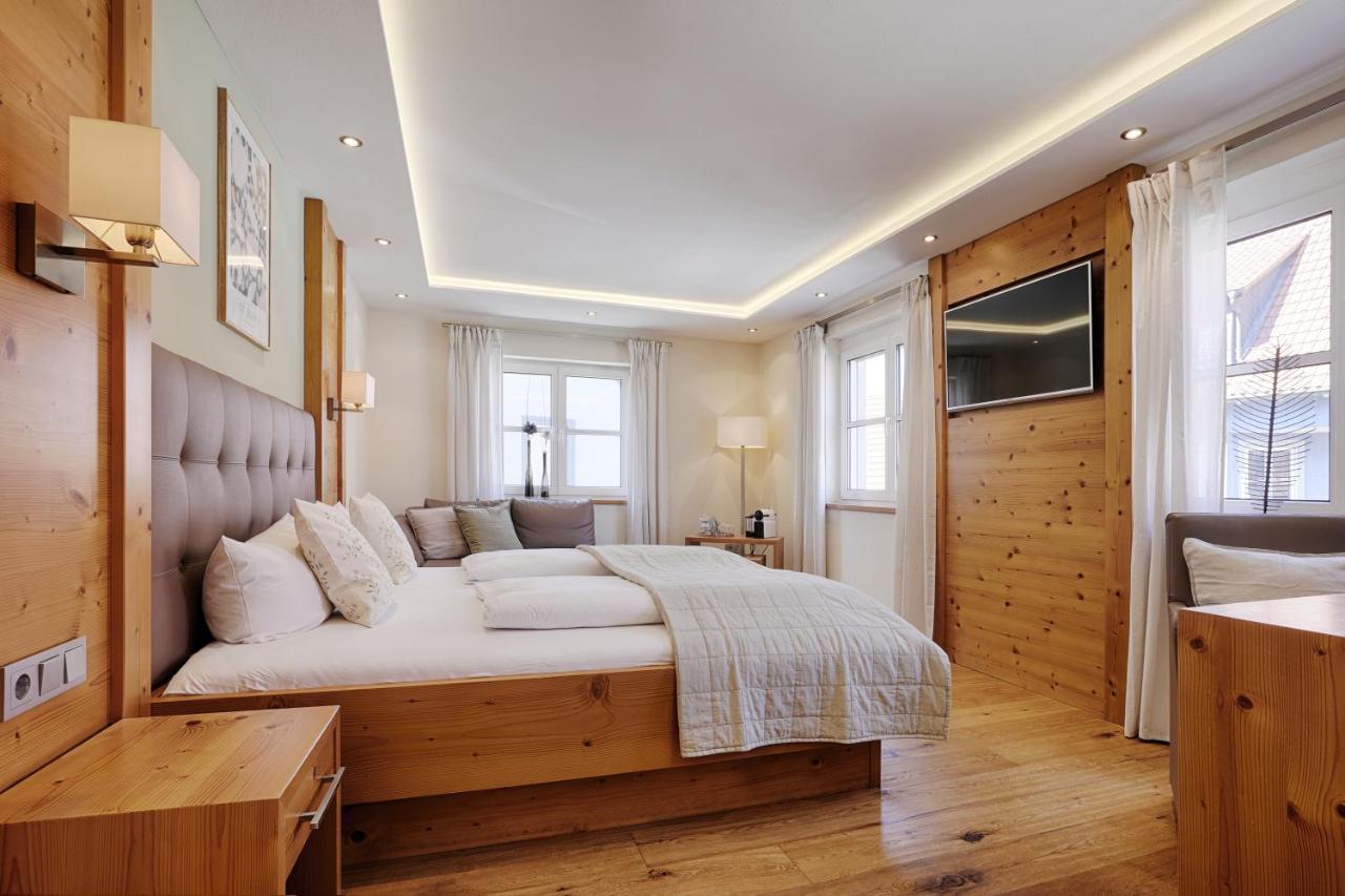Landhotel Schwab - By Homekeepers Schwarzach am Main Buitenkant foto